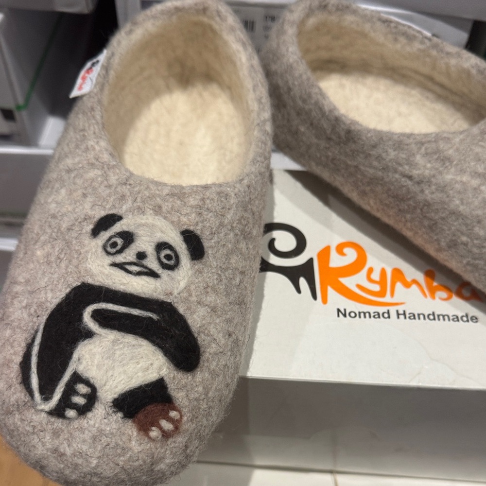 Cozy Panda Design Women's Slippers View 2